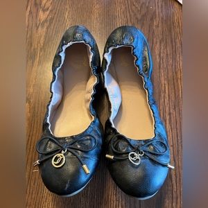 Juicy couture ballet flats.